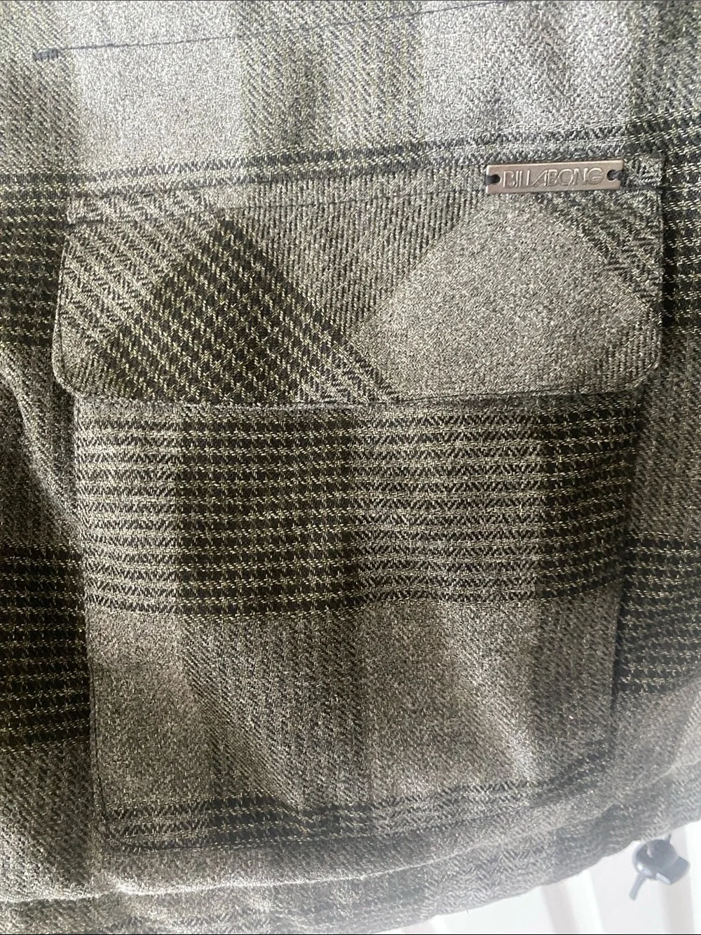 Billabong’s Men’s Gray Plaid Hooded 4 Pocket 1 inside Jacket With Adjustable Fit - Picture 4 of 15